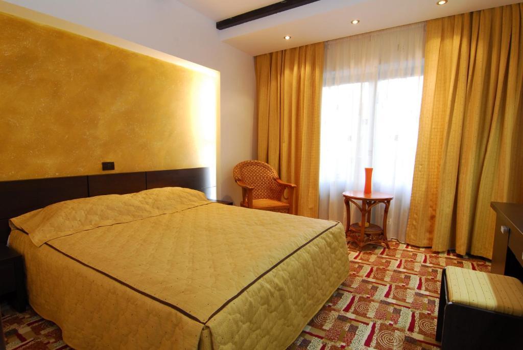 Casa Iris-Hotel & Restaurant Sinaia Pokoj fotografie