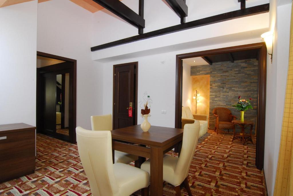 Casa Iris-Hotel & Restaurant Sinaia Pokoj fotografie